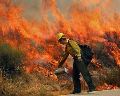阻燃材料是否可燃？阻燃服怎么阻止被灼傷？