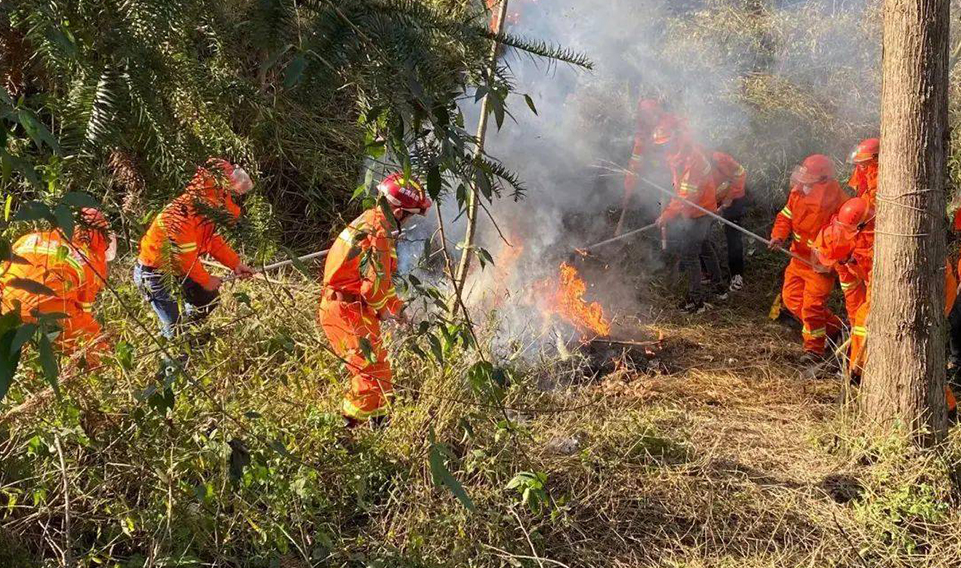 消防服的顏色和標識分別有什么意義