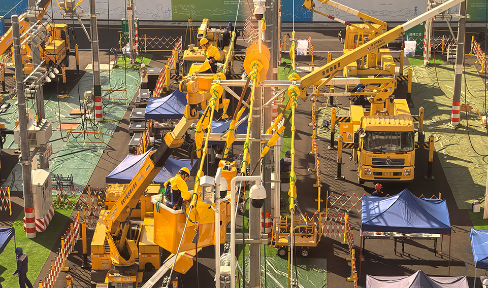 高壓帶電作業(yè)者工作時如何保證自己的安全