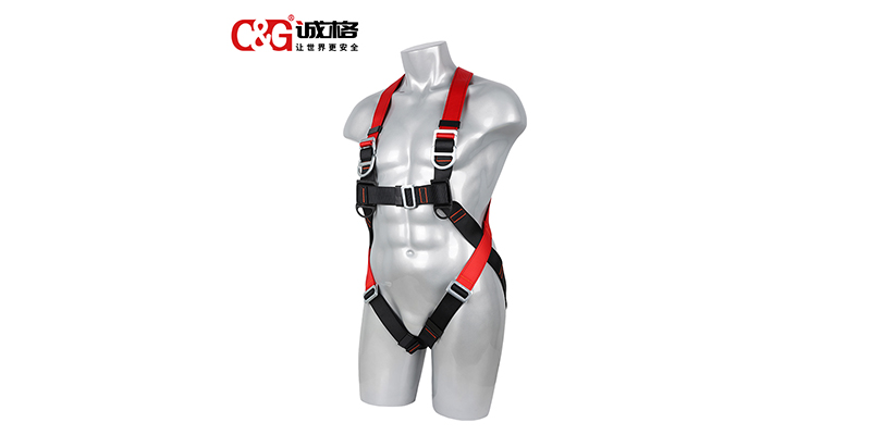 五點式雙掛鉤安全帶的標(biāo)準(zhǔn)及應(yīng)用