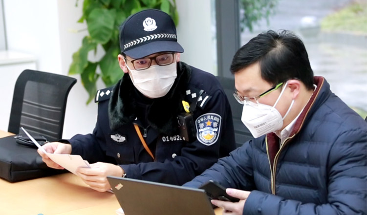 滬警方主動(dòng)對(duì)接我司，保障誠格一次性防護(hù)服安全生產(chǎn)
