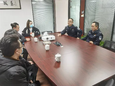 &ldquo;您護(hù)我周全 我護(hù)您安全&rdquo;誠(chéng)格春節(jié)公安慰問行