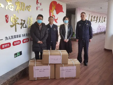 &ldquo;您護(hù)我周全 我護(hù)您安全&rdquo;誠(chéng)格春節(jié)公安慰問行